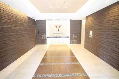 【ロビー】 | セオリー大阪ルチア | 落ち着いたロビーです