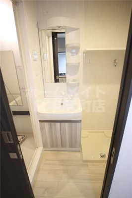 【内装】 | セオリー大阪ルチア | 内装は落ち着いています