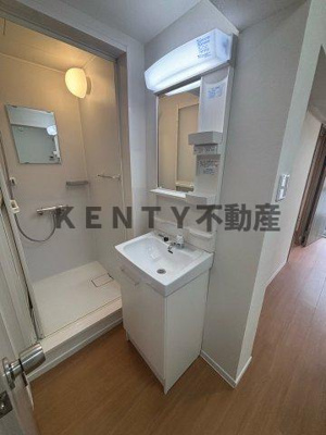 【洗面所】 | ドルチェやの | 脱衣スペースもあります