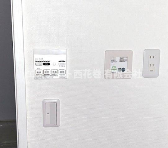 la Pomme(ラポーム）の設備|浴室乾燥・暖房パネル、電動水抜き栓パネル