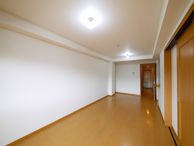 アヴェニュー東松ヶ丘の内装|コンパクトで使いやすい洋室です