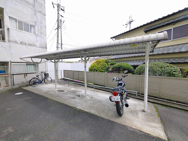 アヴェニュー東松ヶ丘の設備|モニター付きインターホンです