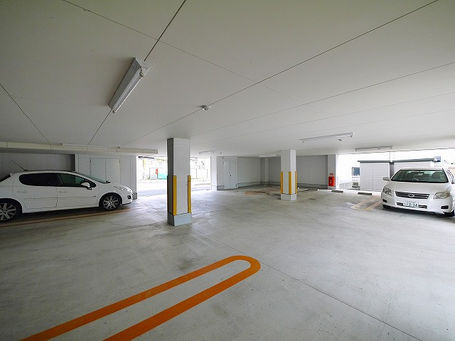 アヴェニュー東松ヶ丘の駐車場|駐車スペースもあります
