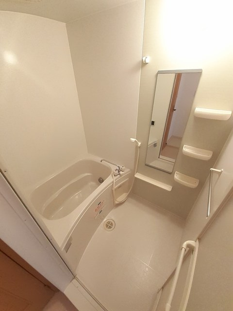 カーサ　エレガンテ　Ｂの浴室|バス