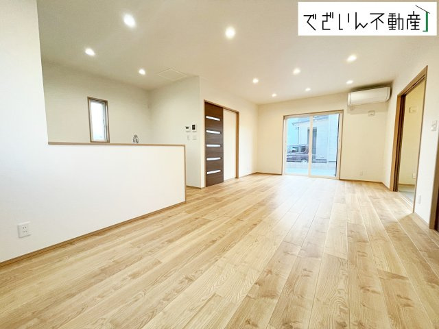 【居間・リビング】 | 深谷市上柴町東3丁目　戸建住宅 | ≪3号棟≫
現地(2025年12月撮影)