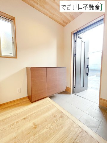 【玄関】 | 深谷市上柴町東3丁目　戸建住宅 | ≪3号棟≫
現地(2025年12月撮影)