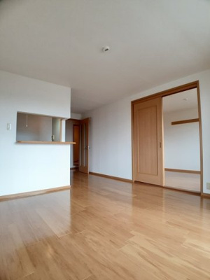 【居間・リビング】 | メゾン・ペーシュ　Ｂ | 使いやすいリビングです