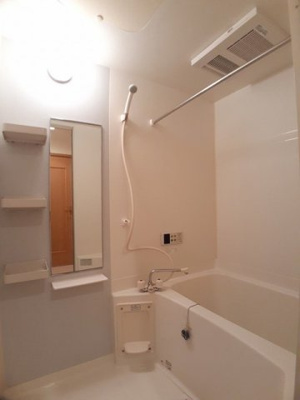 【浴室】 | メゾン・ペーシュ　Ｂ | コンパクトで使いやすいお風呂です