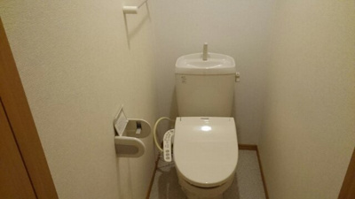 【トイレ】 | ウエスト・ヴィオラ・カ－サⅡ | 落ち着いたトイレです