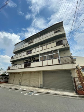 高尾マンションの外観