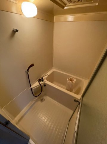 高尾マンションの浴室