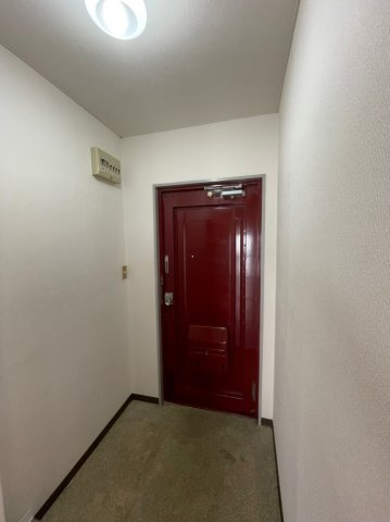 高尾マンションの玄関
