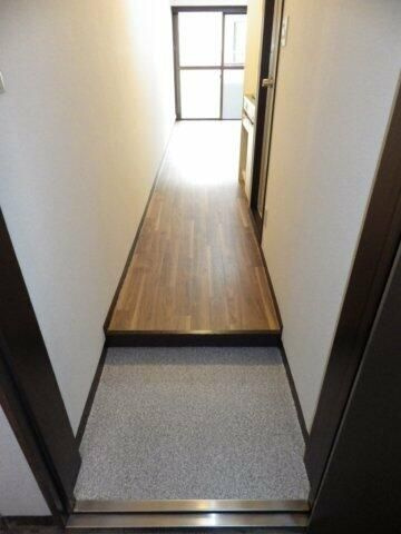 アントヒル倉持の玄関