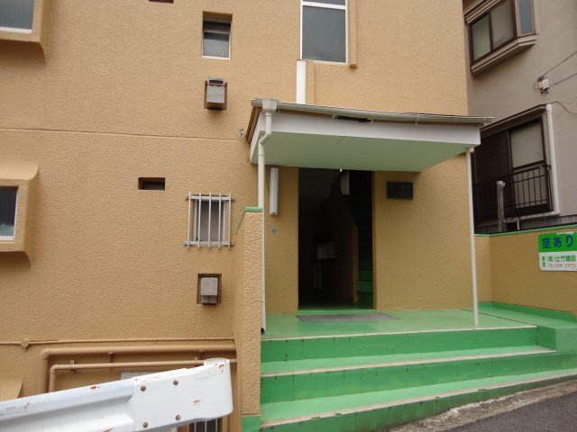 セントラルマンションのエントランス