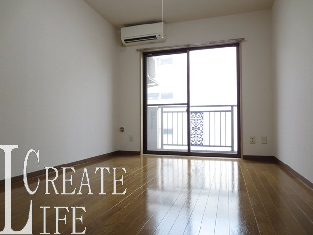 第３ホソブチハイツ の居間・リビング|別号室の参考写真です。