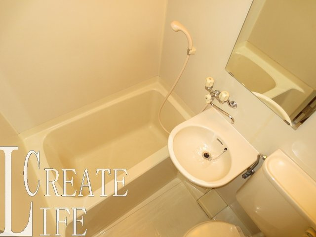 第３ホソブチハイツ の洗面所|別号室の参考写真です。