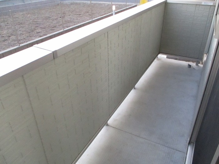 Ｄ－ｒｏｏｍ北本郷のバルコニー