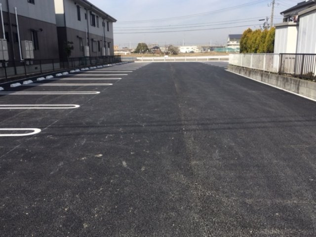 Ｄ－ｒｏｏｍ北本郷の駐車場