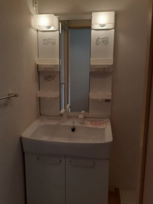 【洗面所】 | セレッソ・Ｋ・Ｋ | ゆったりとスペースのある洗面所