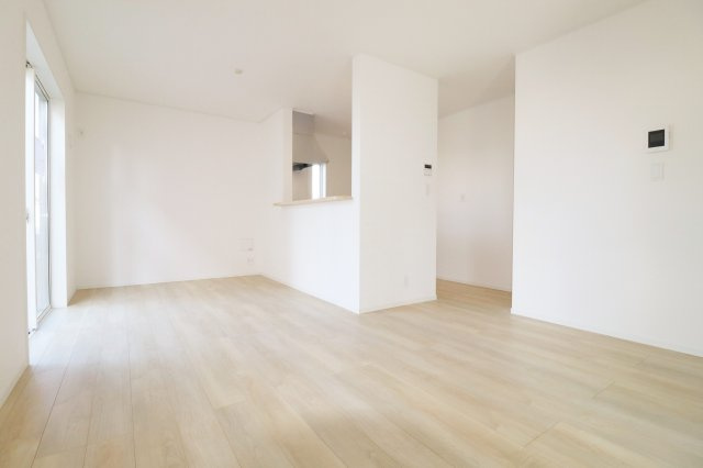 郡山市安積町荒井字柴宮山　　　３号棟　　朝日が丘小学校、郡山第７中学区の居間・リビング