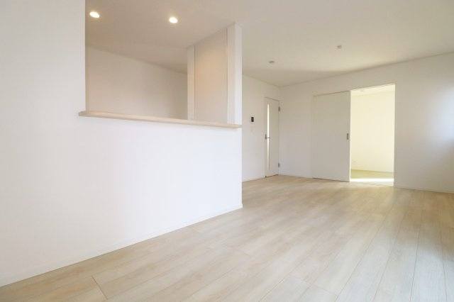 郡山市安積町荒井字柴宮山　　　３号棟　　朝日が丘小学校、郡山第７中学区の居間・リビング