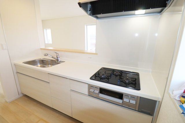 郡山市安積町荒井字柴宮山　　　３号棟　　朝日が丘小学校、郡山第７中学区のキッチン