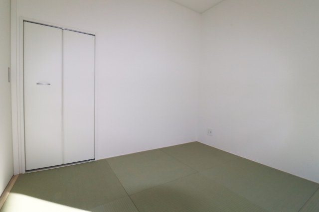 郡山市安積町荒井字柴宮山　　　３号棟　　朝日が丘小学校、郡山第７中学区の和室