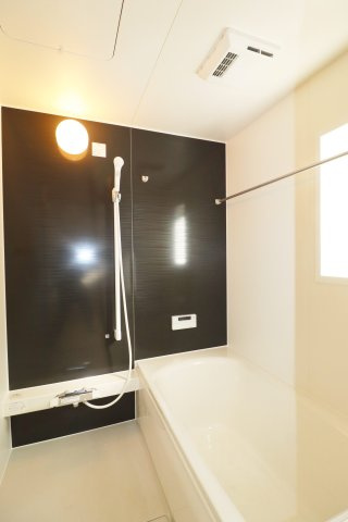 郡山市安積町荒井字柴宮山　　　３号棟　　朝日が丘小学校、郡山第７中学区の浴室