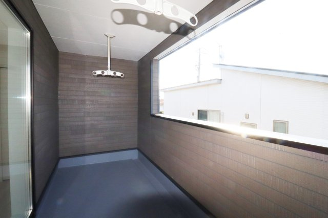 郡山市安積町荒井字柴宮山　　　３号棟　　朝日が丘小学校、郡山第７中学区のバルコニー