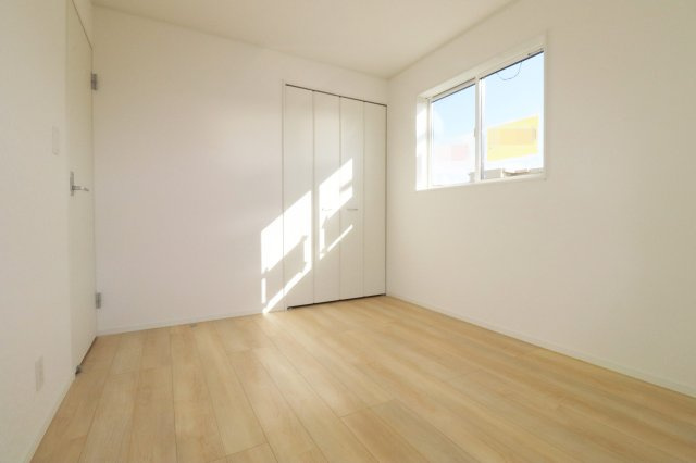 郡山市安積町荒井字柴宮山　　　３号棟　　朝日が丘小学校、郡山第７中学区の洋室