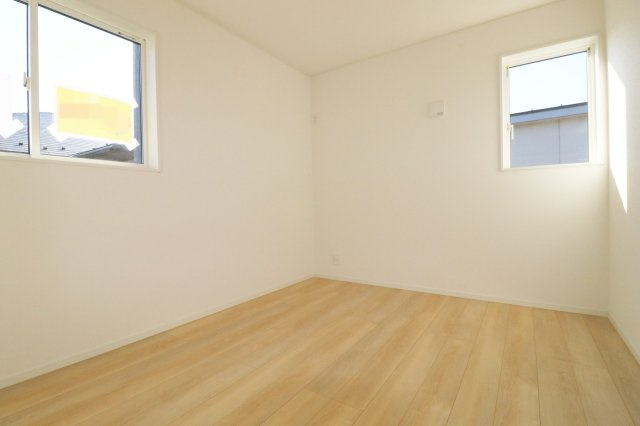 郡山市安積町荒井字柴宮山　　　３号棟　　朝日が丘小学校、郡山第７中学区の洋室