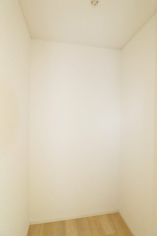 郡山市安積町荒井字柴宮山　　　３号棟　　朝日が丘小学校、郡山第７中学区の収納