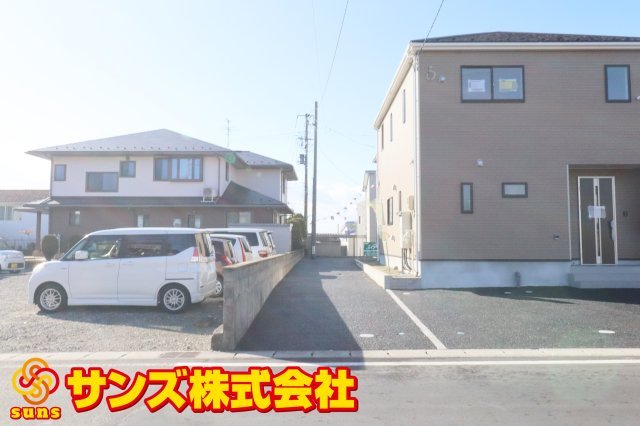 郡山市安積町荒井字柴宮山　　　３号棟　　朝日が丘小学校、郡山第７中学区の外観|北側から見た駐車場を含む外観