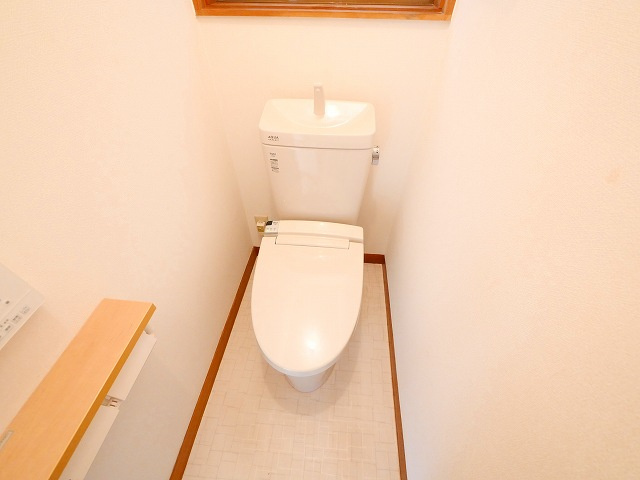 学園大和町６丁目戸建のトイレ