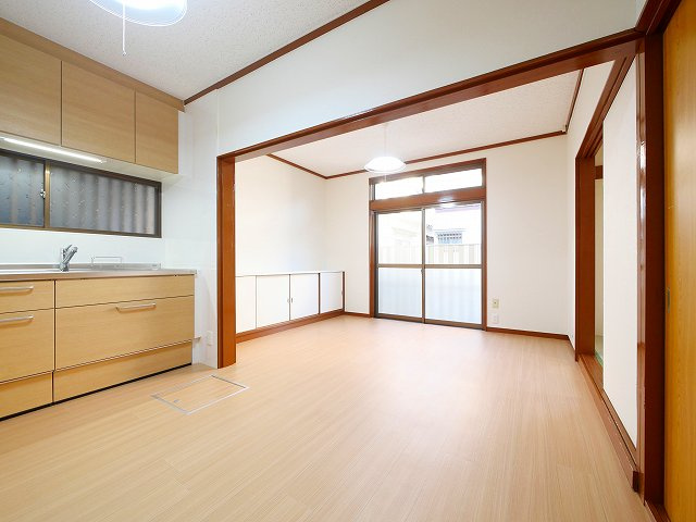 学園大和町６丁目戸建の居間・リビング