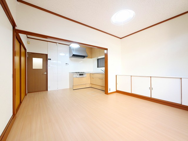 学園大和町６丁目戸建の居間・リビング