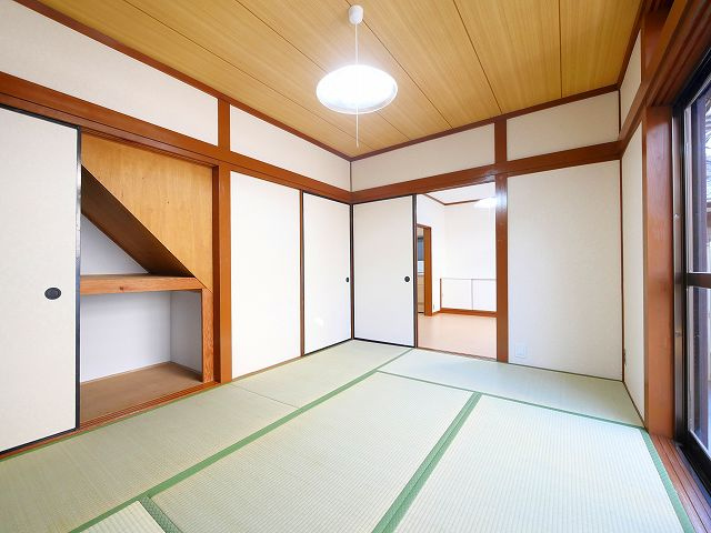 学園大和町６丁目戸建の和室