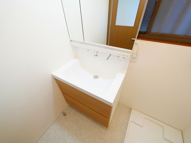 学園大和町６丁目戸建の独立洗面台