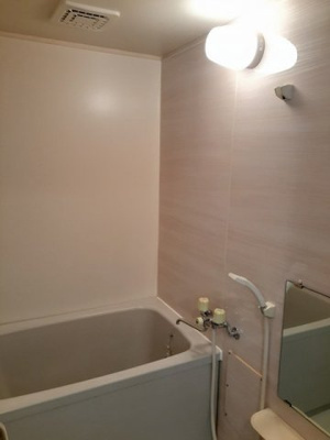 【浴室】 | グレイスⅠ | 落ち着いた空間のお風呂です