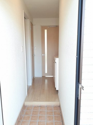 【玄関】 | セレーノⅠ | 収納もある玄関です