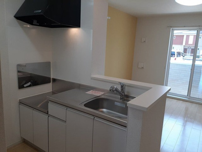 【キッチン】 | セレーノⅠ | コンパクトなキッチンで掃除もラクラク