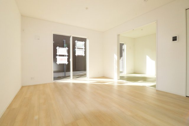 郡山市安積町荒井字柴宮山　　　２号棟　　朝日が丘小学校、郡山第７中学区の居間・リビング