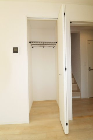 郡山市安積町荒井字柴宮山　　　２号棟　　朝日が丘小学校、郡山第７中学区の和室