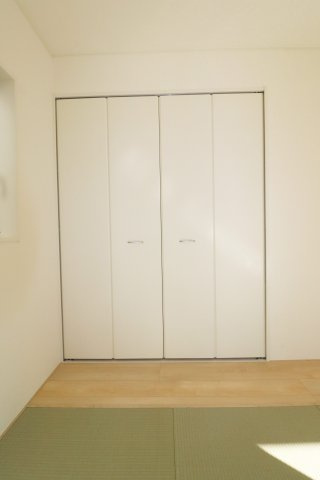 郡山市安積町荒井字柴宮山　　　２号棟　　朝日が丘小学校、郡山第７中学区の収納