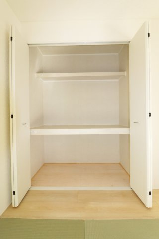 郡山市安積町荒井字柴宮山　　　２号棟　　朝日が丘小学校、郡山第７中学区の玄関|※同社施工例