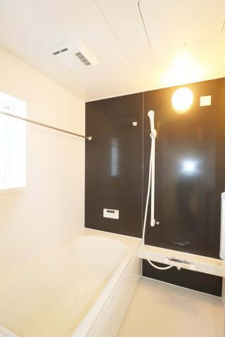 郡山市安積町荒井字柴宮山　　　２号棟　　朝日が丘小学校、郡山第７中学区の浴室