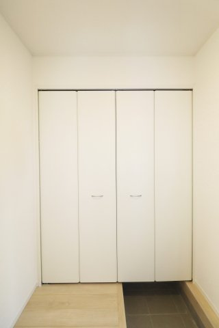 郡山市安積町荒井字柴宮山　　　２号棟　　朝日が丘小学校、郡山第７中学区の収納