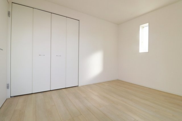 郡山市安積町荒井字柴宮山　　　２号棟　　朝日が丘小学校、郡山第７中学区の洋室|※同社施工例