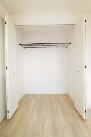 郡山市安積町荒井字柴宮山　　　２号棟　　朝日が丘小学校、郡山第７中学区の収納