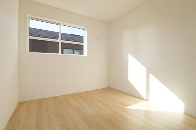 郡山市安積町荒井字柴宮山　　　２号棟　　朝日が丘小学校、郡山第７中学区の洋室